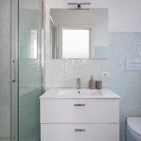 New And Lovely Flat In Center מילאנו